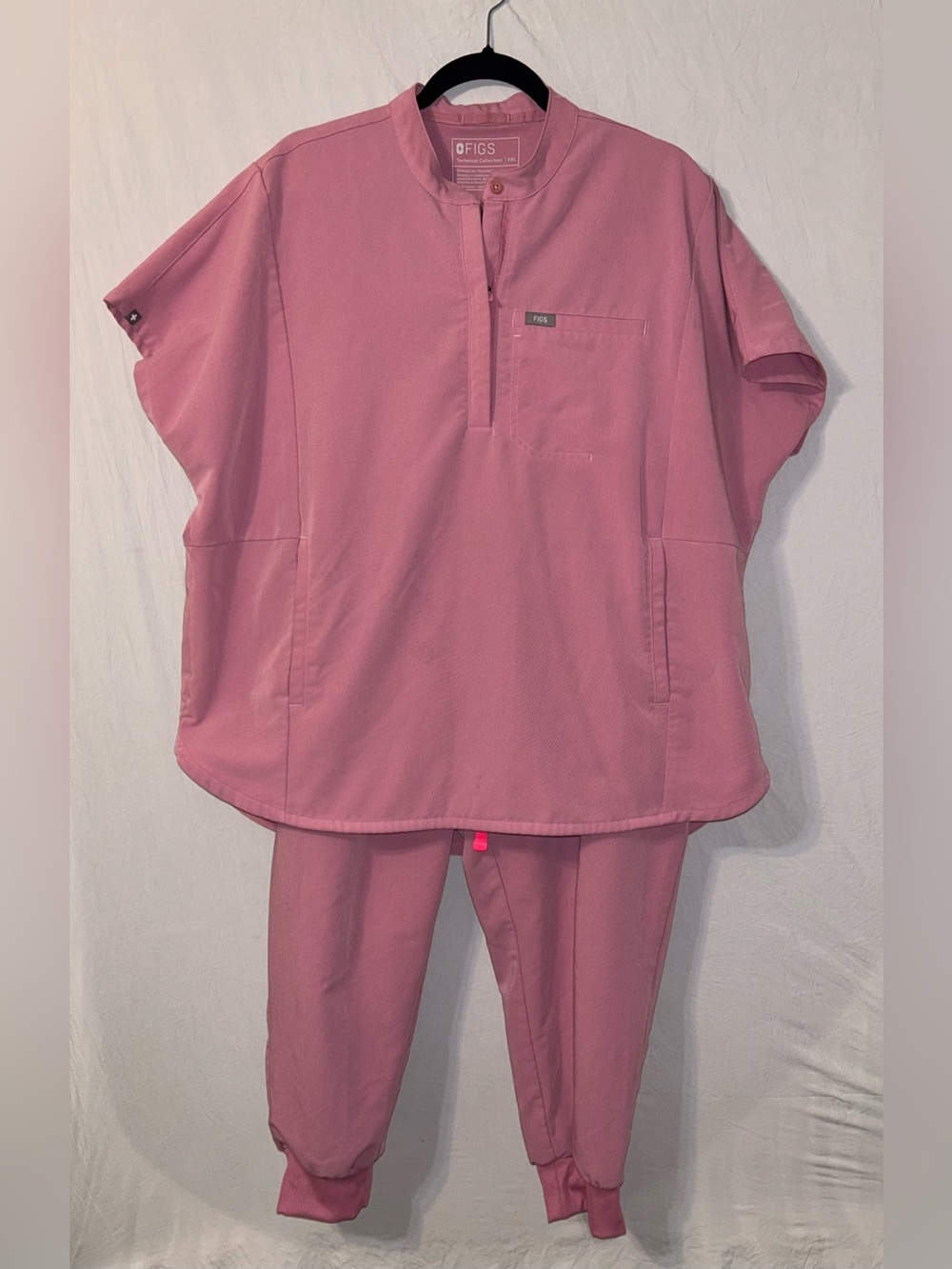 Figs Technical Collection Scrub Set Pink Top 2X Pants 3X Petite FLAW